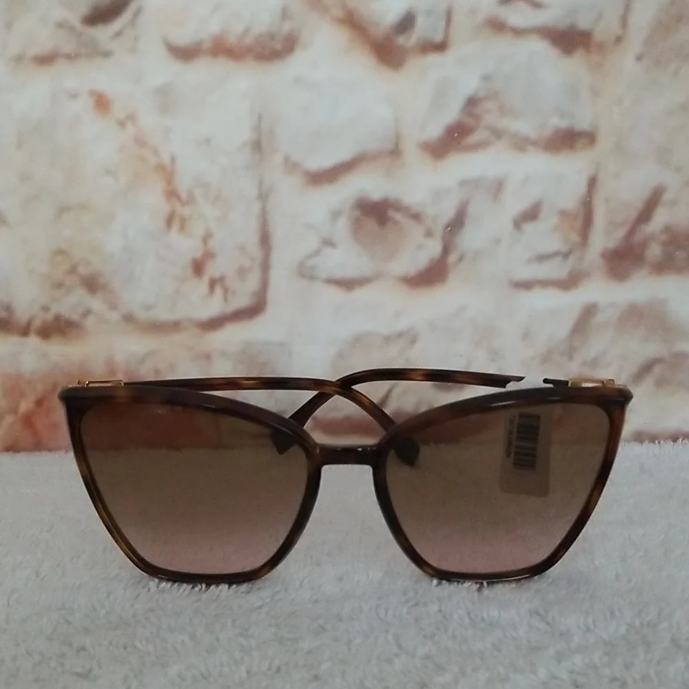 New Fendi Injection Plastic Cat-Eye Sunglasses - Picture 4 of 16